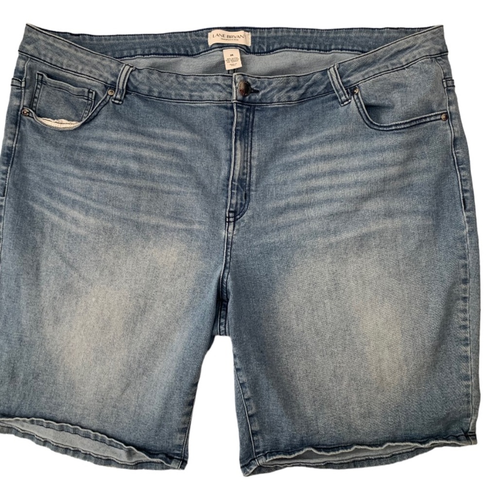 Lane Bryant Mid Rise Essential Stretch Bermuda Denim Shorts Bling Size 26